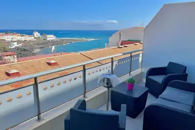 Image de Penthouse with sea views in the center of La Caleta