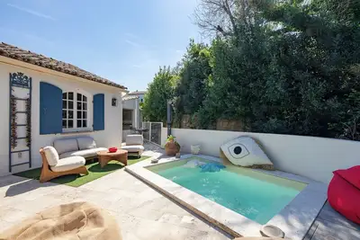 Image de 2 chambres - Charme et Détente au Cœur du Village