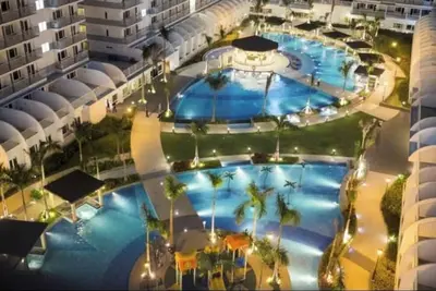 Beautiful 1BrCondo near Moa/Ikea @Shell Tower D