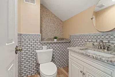 Image de Rooftop Deck Chinatown Getaway w/Shared Gamroom