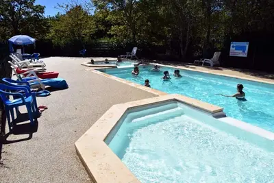 Image de ZEcamping 3* familial pataugeoire dog friendly locatif Lv Bbq 40m2