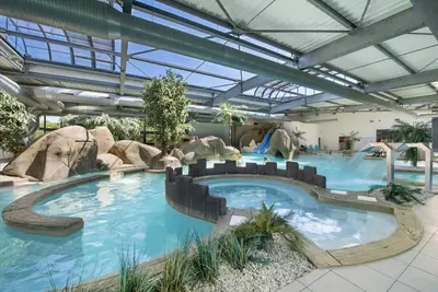 Image de ZEcamping 5* animé 1km plage espace aquatique locatif Tv Bbq 27m2
