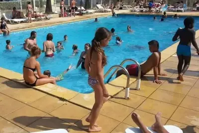 Image de Camping 3 étoiles - Piscine  - ccbfgcd