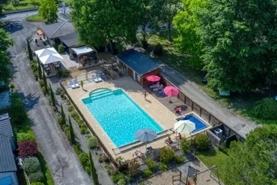 Image de Camping 3 étoiles - Piscine  - ccbfgee