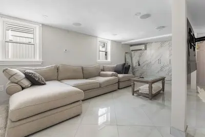 Image de Howard Beach Luxury Perfect 3-bedroom 2-full bathroom apartment with Pool