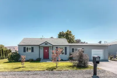 Image de Adorable 2-bedroom farmhouse with Ac in peaceful Selah