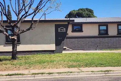 Image de 3-bedroom house Central, closed to everythings in Odessa.