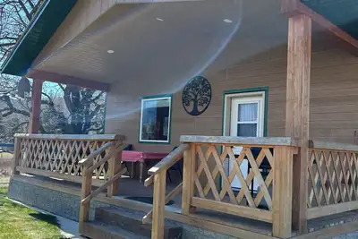 Image de 2 Bedroom Cottage In Crawford Bay, Bc. An Artisan town on Kootenay Lake
