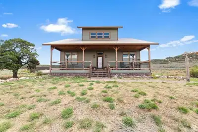 Image de Peaceful 3-Bedroom Cabin on Wilson Mesa above Moab at foot of the La Sal Peaks