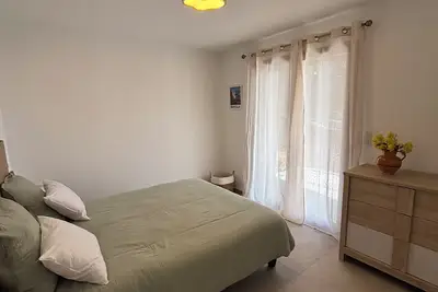 Image de Appartement rez de jardin entre mer et montagne