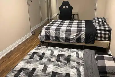 Image de 2 bedroom 2 Full Bathroom Renovated Apartment Aprox 1500 Square Feet - Modern