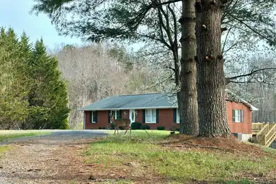 Image de Quiet Lakeside Retreat - Dog Friendly!