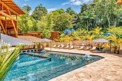 Image de Papaya, 2 bed, 2 bath, poolside, 5 min walk to surf at TropicalArts Bocas