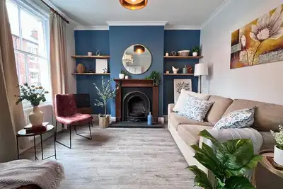 Image de Basement Workspace • Game Room • Spacious Bedrooms • Warwick • Train Station