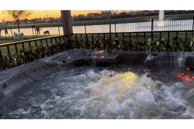 Image de Near Nrg & Medical Center, 5-bedroom cottage, Lakes & Sunset View, Bbq & Jacuzzi