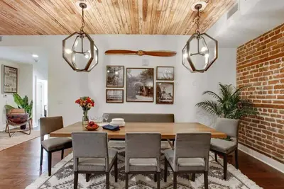 Image de Historic Downtown Savannah | 6br | 2-Story Unit