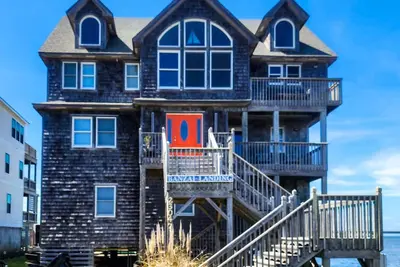 Image de 7011 - Banzai Landing Experience comfort in this 6-bed soundfront home in Rodanthe.