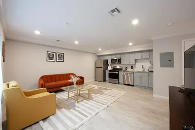 Image de 20 mins to Metlife Stadium- 2 Beds/2 Baths- Newark, New Jersey