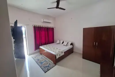 Image de Athashri\nYour Quiet Escape in Kashi — Intimate, Stylish & Steps from the Action.