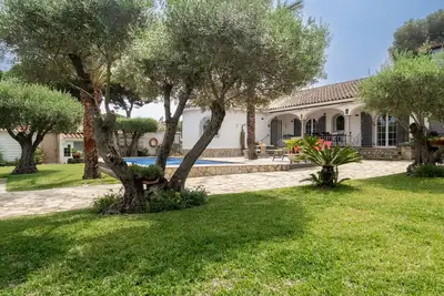 Image de Ref. Palmera: Belle villa avec 4 chambres, grande piscine privée et climatisation
