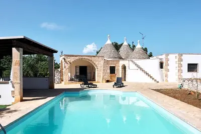 Image de Trulli with swimming pool in the heart of Itria Valley