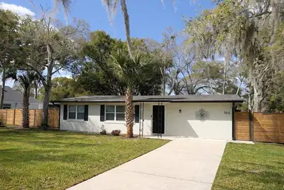 Image de Downtown Clermont Triplex Near Waterfront Park