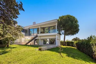 Rm Grande Villa – Left Wing