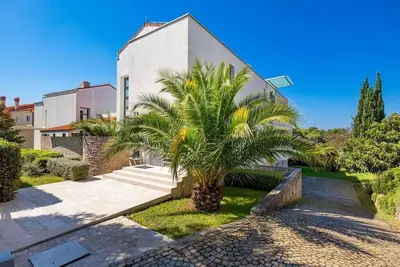 Rm Grande Villa – Right Wing