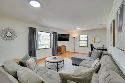 Image de Quiet Downtown Cary Home w/ Screened Porch