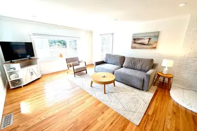 Spacious Peaceful Redding Cottage Retreat