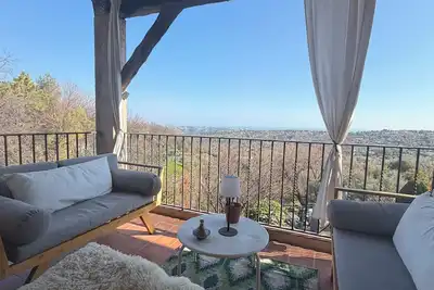 Image de Spacious 5-bedroom villa, sea view, swimming pool, in adorable Saint-Jeannet