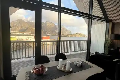 Image de Rorbuleilighet i toppetasjen i Henningsvær