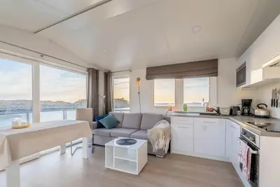 Image de Henningsvær Seaside Top Apartment