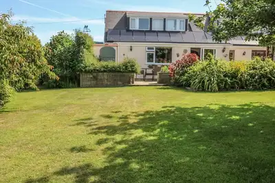 Image de Woolly Welcome: A Cozy Retreat