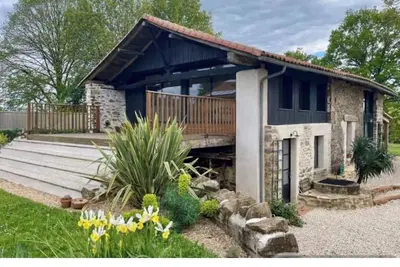 Image de Serene Country Escape