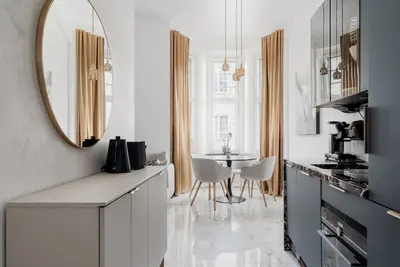 Central Helsinki Luxury Apt - Steps from Train Station