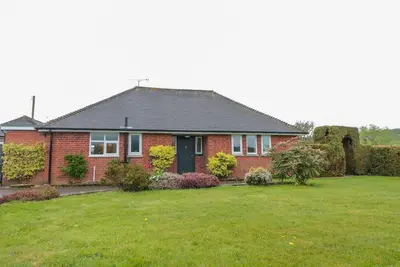 Image de Bower View: Cozy Retreat with Woodburner