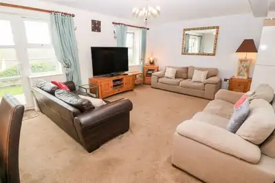 Image de 2 Llys Rhostrefor, Benllech