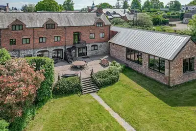 Image de Home Farm Llanerch Hall Estate