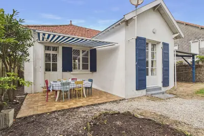 Image de 400m de la plage - maison de plain-pied et jardin