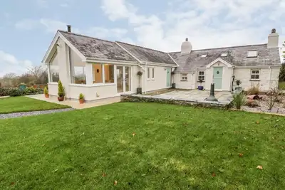 T?'n Lôn Bach, Llandwrog