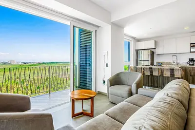 Image de Ocean-view condo in Puerto Vallarta with rooftop pool, fitness room, and balcony