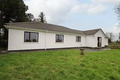 Image de The Oaks, St Clears, Wales. Tv