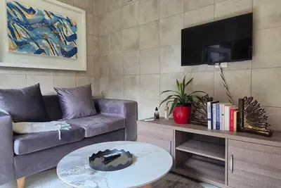 Image de Beautiful 2-bedroom cottage in Johannesburg perfect for a relaxing getaway