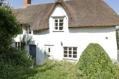 Image de Charming 1 Old Thatch Home