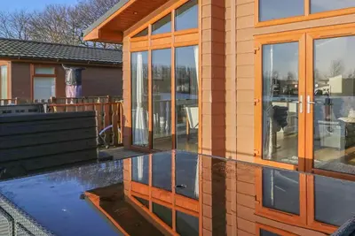 Image de Shore Beats Work, South Lakeland Leisure Village