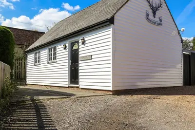 White Hart Stables, Catsfield