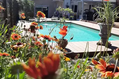 Image de Petite maison, climatisée avec piscine