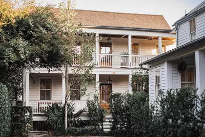 Image de Downtown Charleston Luxe 9br/9ba + Parking