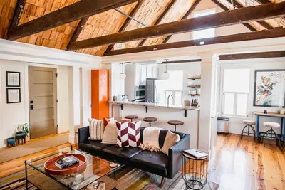 Image de Walk Everywhere! Stylish 3br Top Floor w/ Views